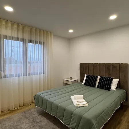 S'apartments דירה *